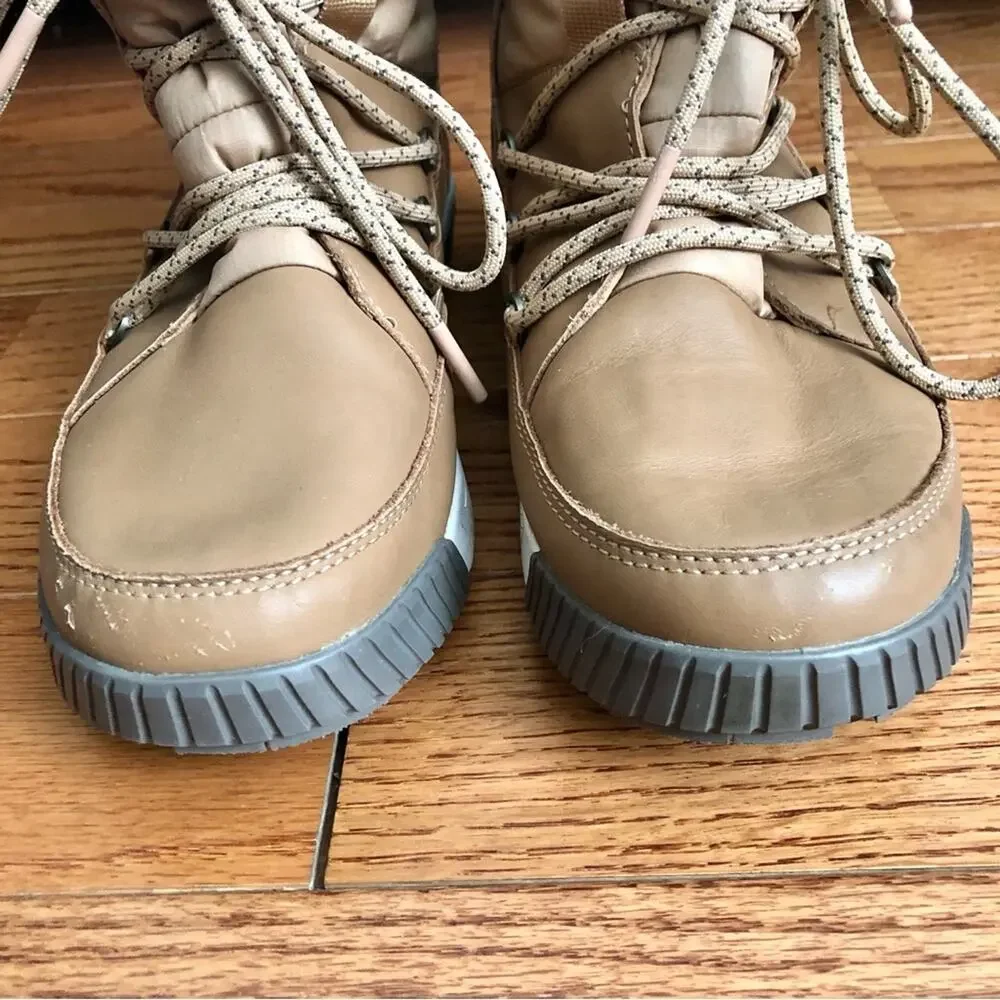 The North Face Sierra Luxe Waterproof Almond Butter/Falcon Brown Women’s Size 8